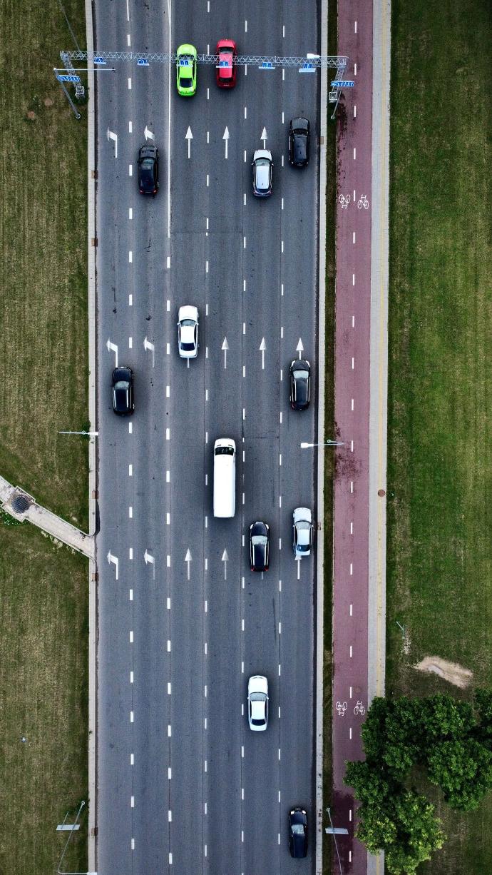 Carretera con señalamientos para impulsar la eficiencia de trafico carretero carretera con señalamientos